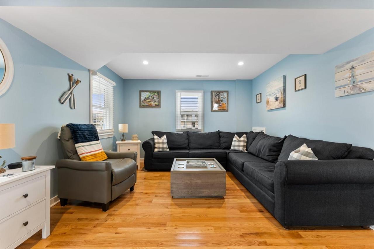 Newly Renovated 4 Bedroom Home Only 2 Blocks From The Beach! Wildwood Esterno foto