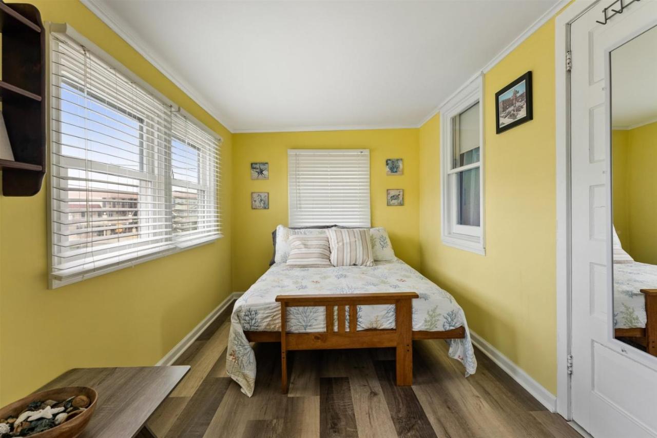 Newly Renovated 4 Bedroom Home Only 2 Blocks From The Beach! Wildwood Esterno foto