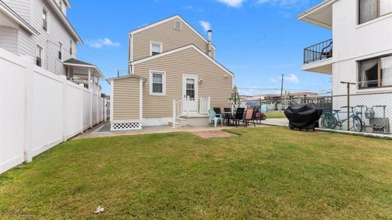 Newly Renovated 4 Bedroom Home Only 2 Blocks From The Beach! Wildwood Esterno foto